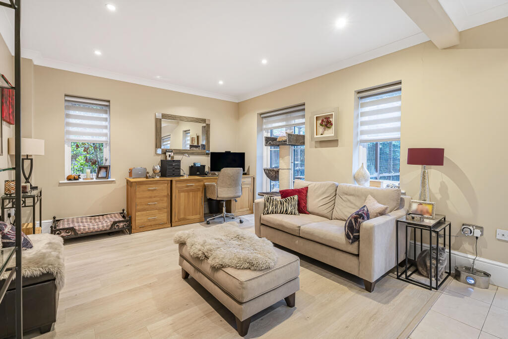 Additional image 15 of Beningfield Drive, St. Albans, Hertfordshire, AL2