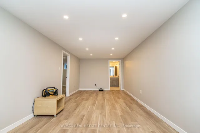 Additional image 29 of 23 Bedford Cres
