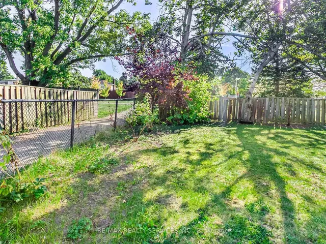 Additional image 49 of 13 Gold Pine Crt