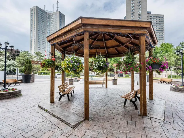 Additional image 3 of 3695 Kaneff Cres Unit 211