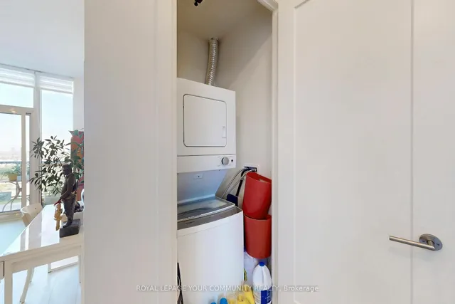 Additional image 15 of 509 Dundas St Unit 807