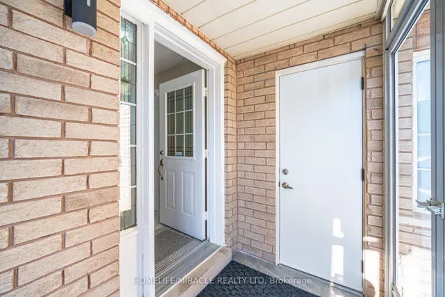 Additional image 7 of 8 Twin Pines Cres