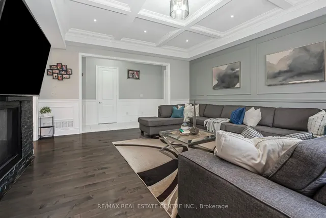 Additional image 7 of 102 Belladonna Circ