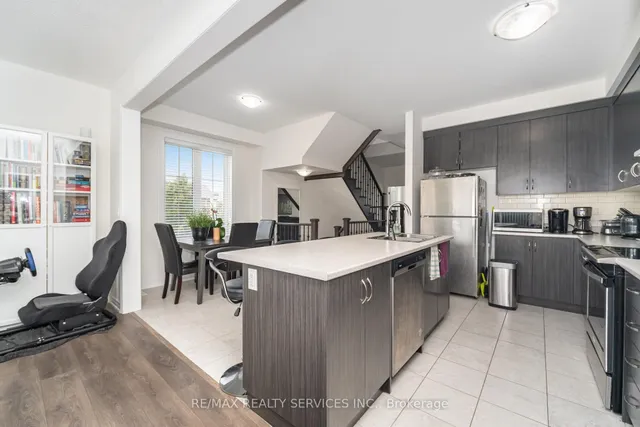 Additional image 16 of 2 Estelle Gate