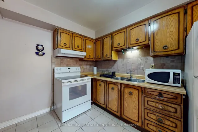 Additional image 22 of 7406 Darcel Ave Unit 34