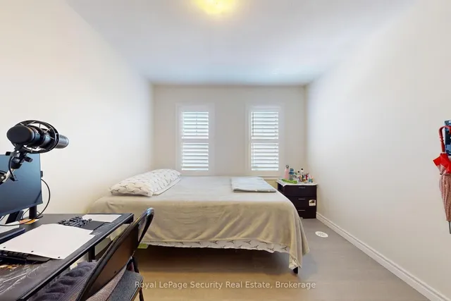 Additional image 35 of 55 Golden Springs Dr