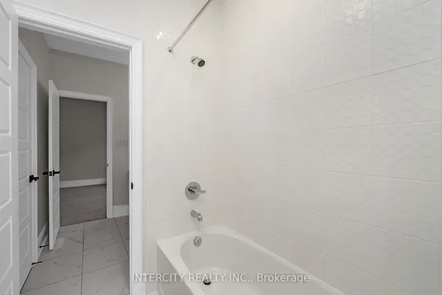Additional image 31 of 18 Keyworth Cres