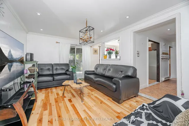 Additional image 11 of 13 Hilldowntree Tr