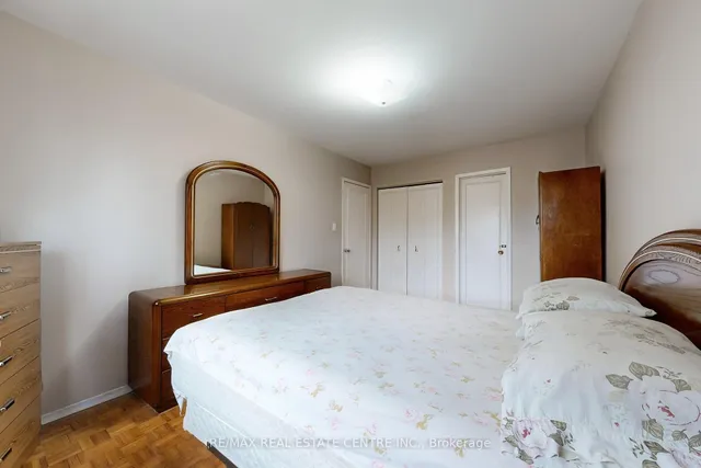 Additional image 41 of 7406 Darcel Ave Unit 34