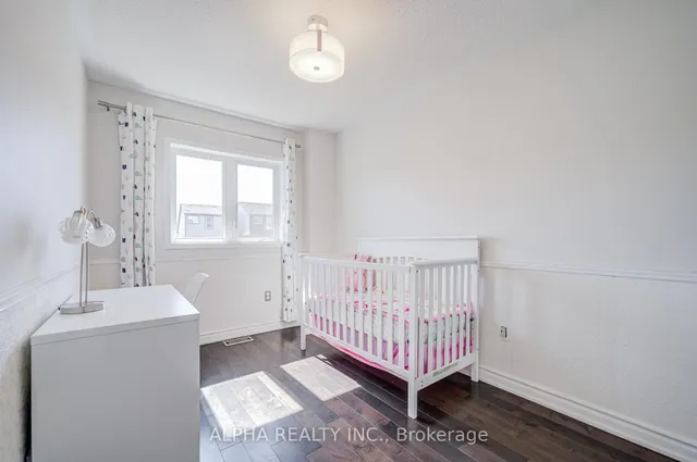 Additional image 21 of 102 Roxton Rd