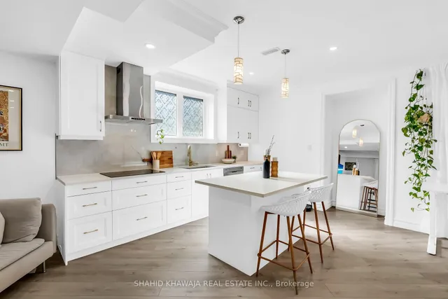 Additional image 36 of 1417 Varelas Passage