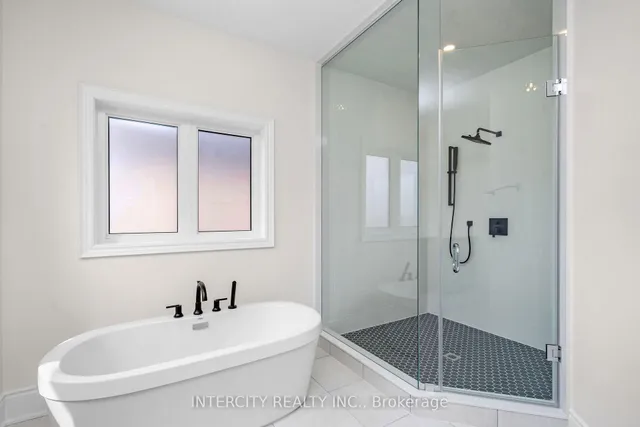 Additional image 23 of 18 Keyworth Cres