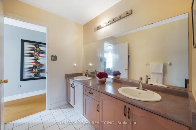 Additional image 34 of 57 Banington Cres