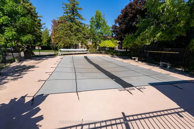 Additional image 41 of 405 Hyacinthe Blvd Unit 65