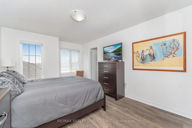 Additional image 29 of 2 Estelle Gate