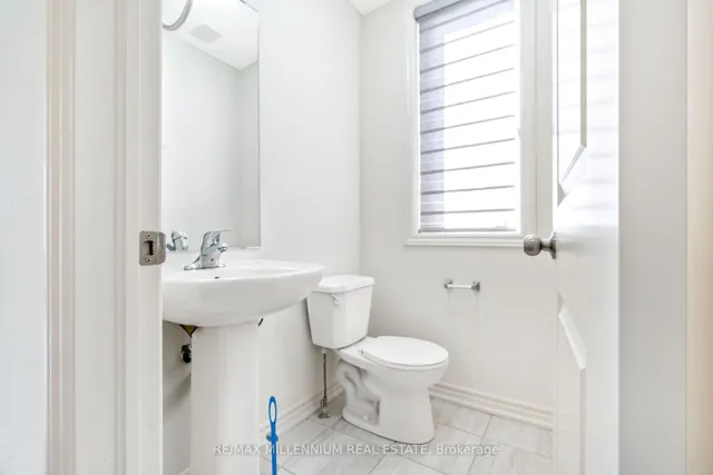 Additional image 15 of 77 Donald Ficht Cres