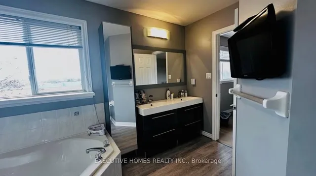 Additional image 11 of 49 Westfield Tr