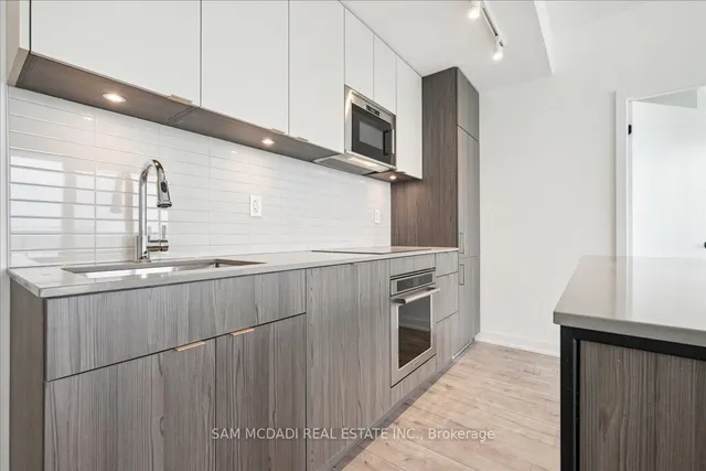 Additional image 7 of 220 MISSINNIHE Way Unit 1001