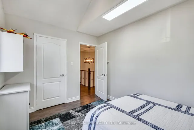 Additional image 22 of 373 Turnberry Cres