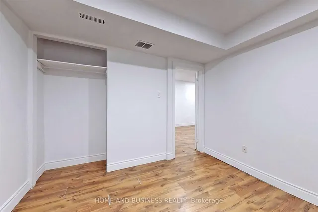 Additional image 17 of 31 Greenleaf Cres