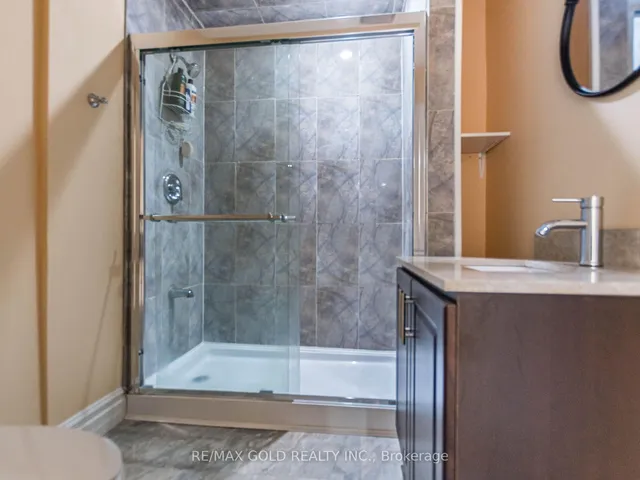 Additional image 39 of 62 Masken Circ