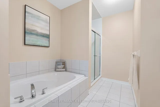 Additional image 22 of 26 Fitzgibson St