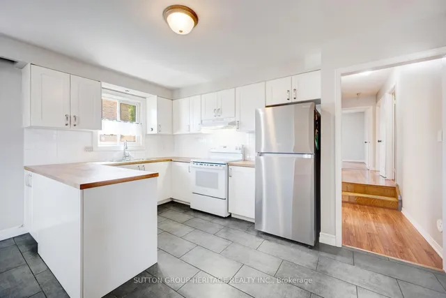 Additional image 2 of 8 Poinsettia Pl