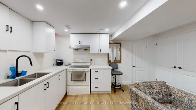 Additional image 40 of 64 Radford Dr