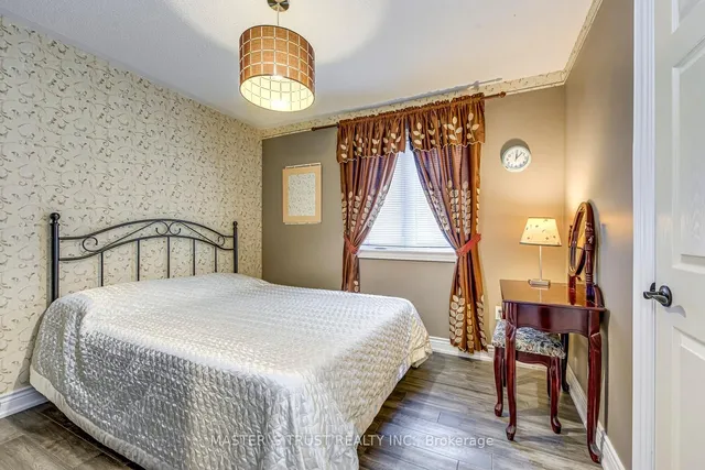 Additional image 35 of 66 Snow Leopard Crt