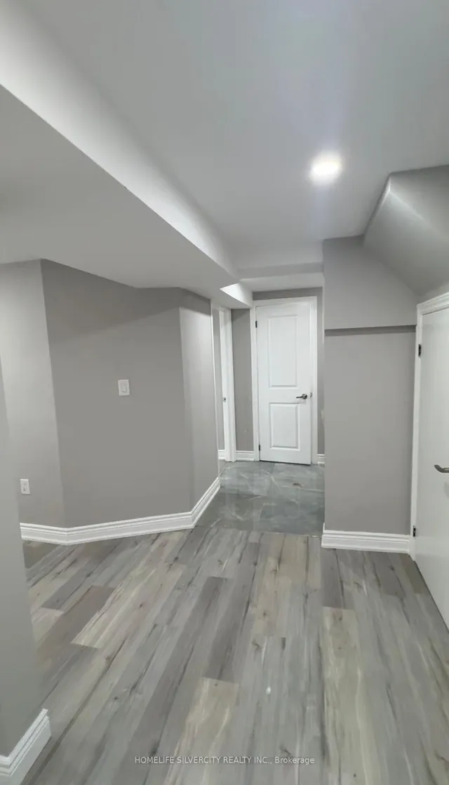 Additional image 7 of 8 Golden Gate Dr