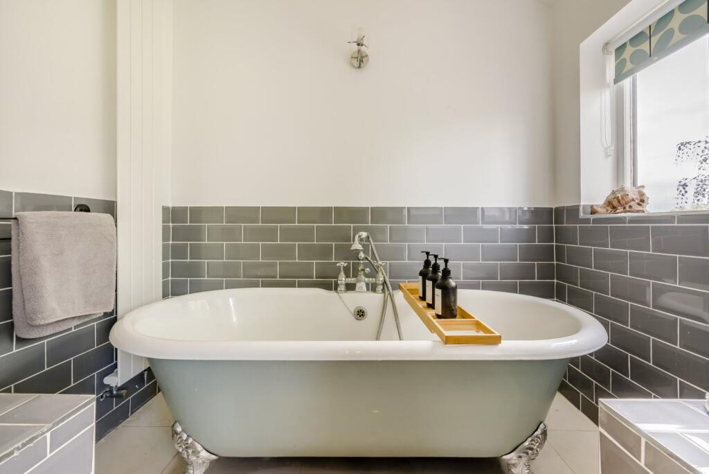 Additional image 61 of Radlett Road, Frogmore, St. Albans, Hertfordshire