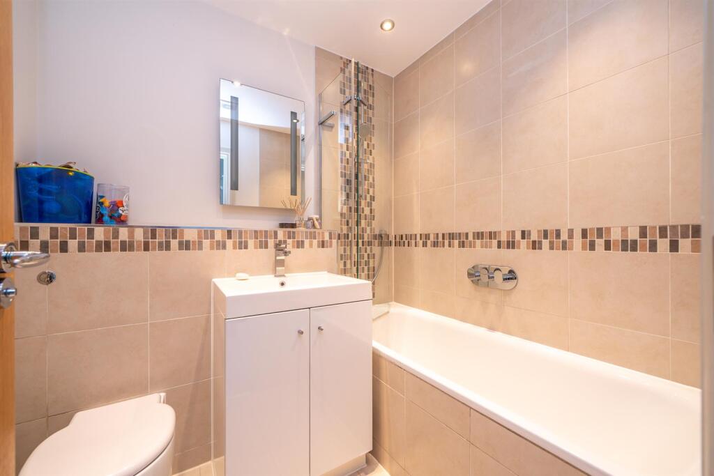 Additional image 18 of Warwick Road, St. Albans