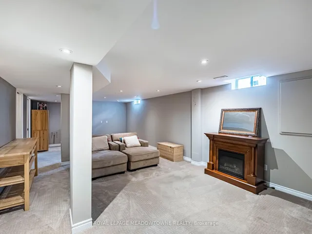 Additional image 41 of 117 Fairglen Ave