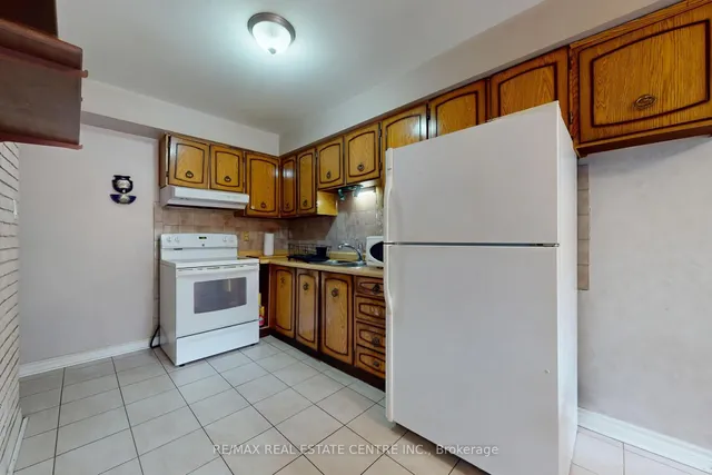 Additional image 16 of 7406 Darcel Ave Unit 34