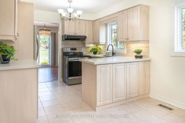 Additional image 13 of 42 Kingknoll Dr