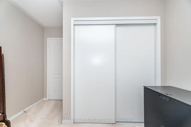 Additional image 28 of 37 Sunnybrook Cres