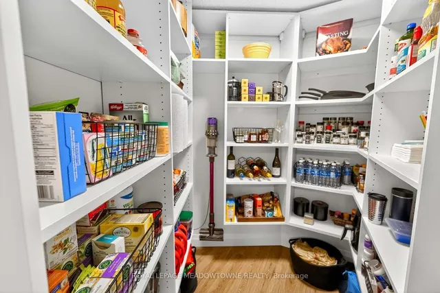 Additional image 26 of 3695 Kaneff Cres Unit 102