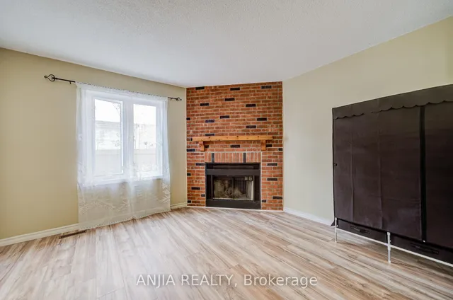 Additional image 9 of 550 Bluesky Cres