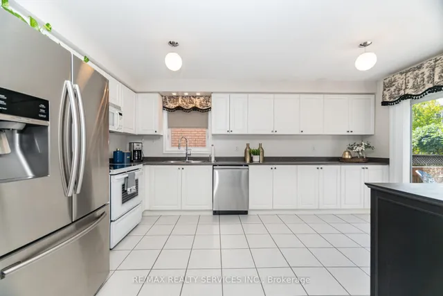 Additional image 12 of 37 Sunnybrook Cres