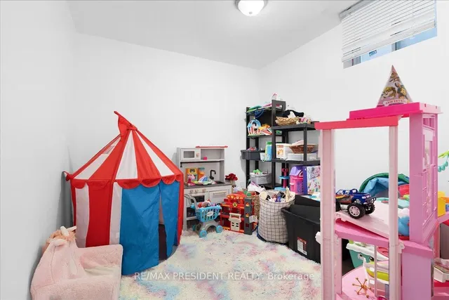 Additional image 45 of 56 Natronia Tr