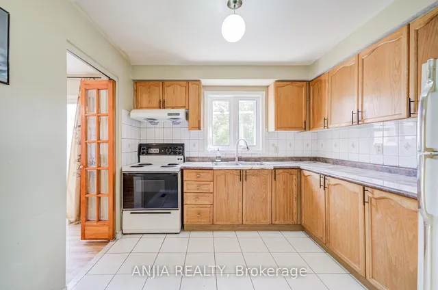 Additional image 11 of 550 Bluesky Cres