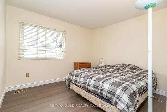 Additional image 29 of 12 Lorraine Cres