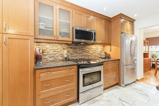 Additional image 9 of 13 Simmons Blvd