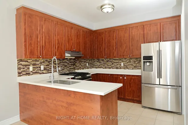 Additional image 13 of 15 Krakow St