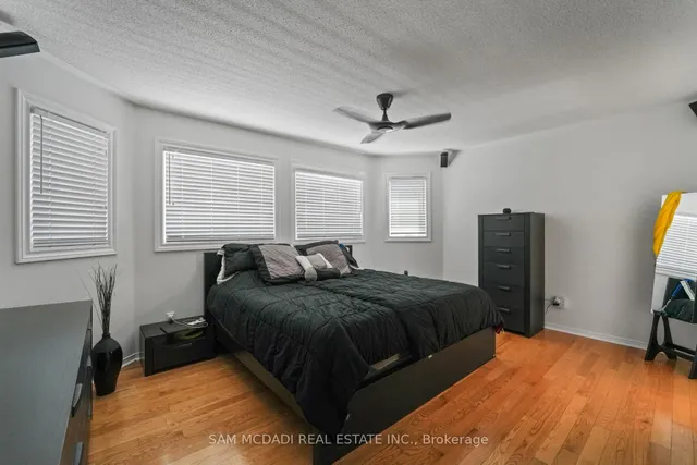 Additional image 29 of 385 Turnberry Cres