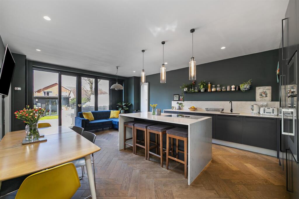 Additional image 22 of Watford Road, Chiswell Green, St. Albans