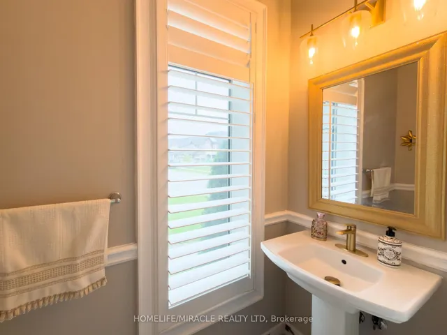 Additional image 17 of 404 Queen Mary Dr