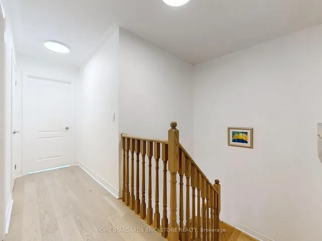 Additional image 27 of 50 Versailles Cres