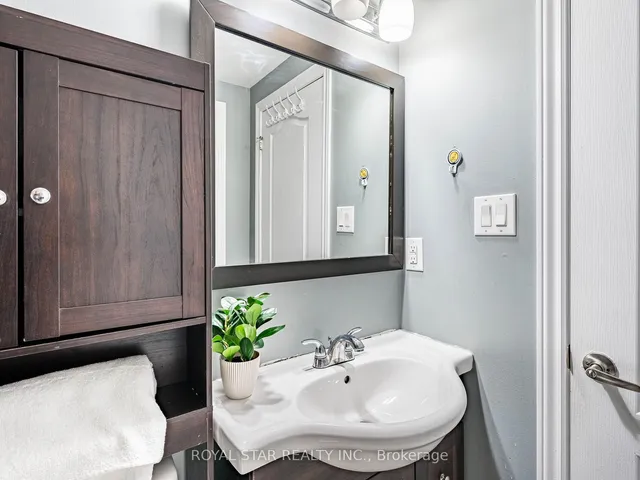 Additional image 27 of 1 Gold Finch Crt