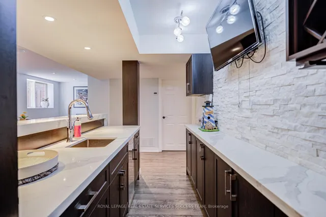 Additional image 37 of 1378 Bayshire Dr